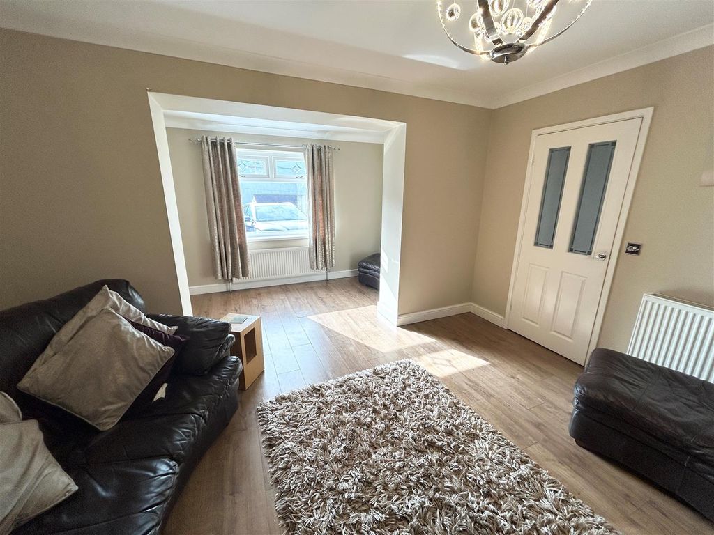 Additional image 5 of 3 bed semi-detached house to rentClytha Square, Abercarn, Newport NP11