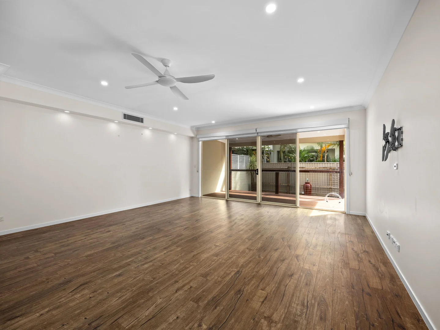Additional image 7 of 2/27 Cawthray St, Biggera Waters QLD 4216