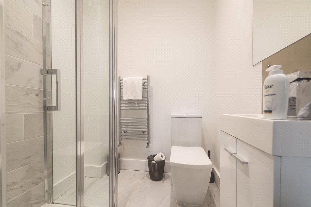Additional image 8 of 2 bed flat to rentDeanfield Avenue, Henley-On-Thames, Oxfordshire RG9