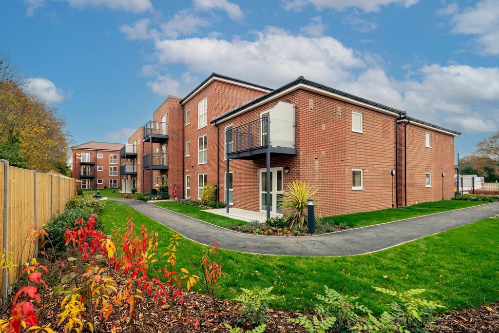 Additional image 10 of 2 bed flat to rentTadley RG26