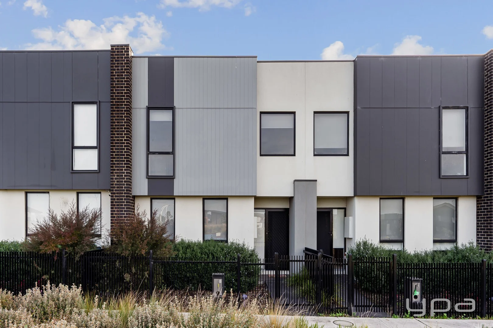 8 Peterlee Walk, Werribee VIC 3030