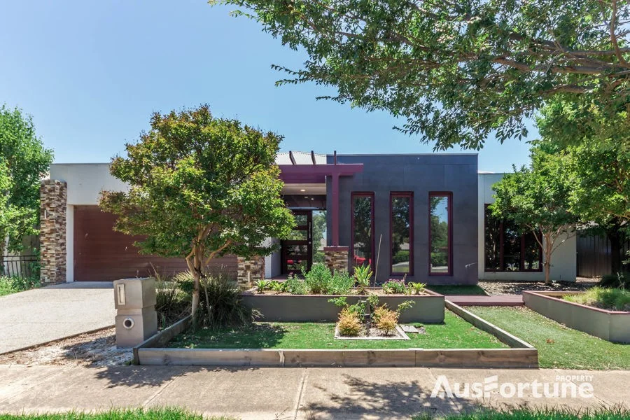 18 bell cres, Point Cook VIC 3030