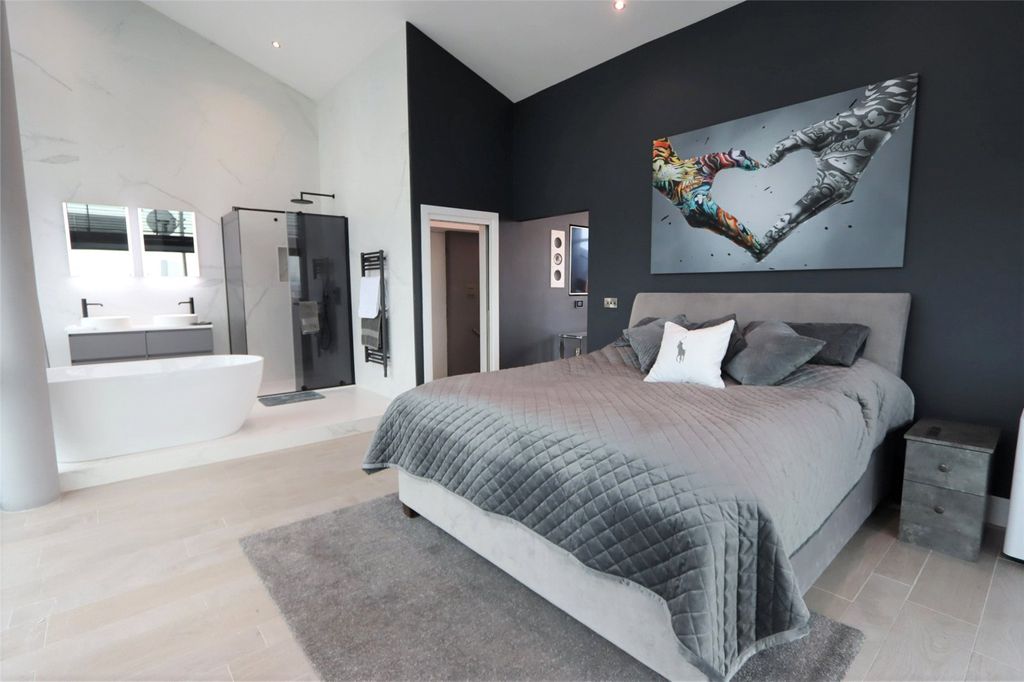 Additional image 5 of 4 bed flat to rentNo. 1 Deansgate, Manchester M3
