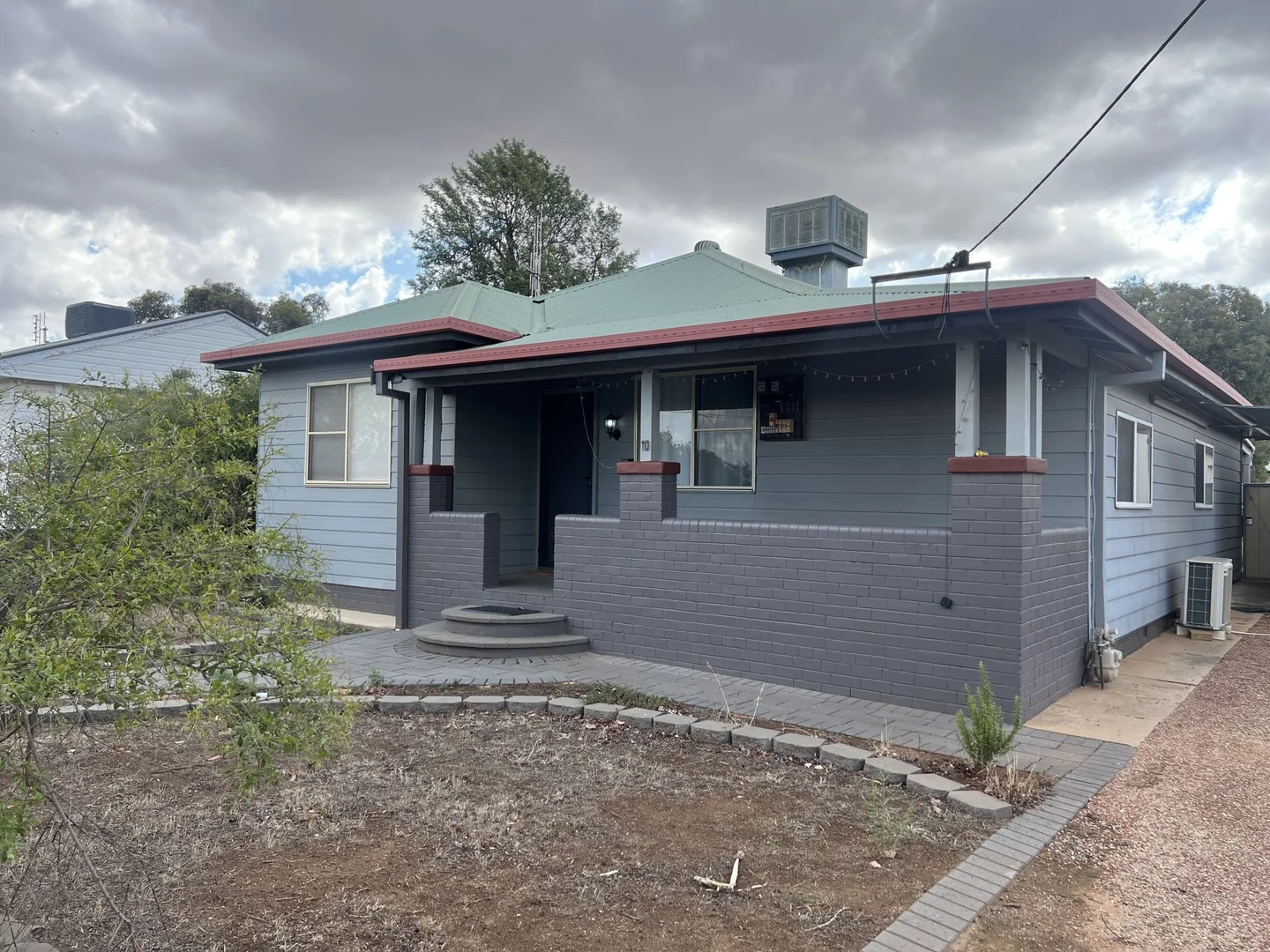 10 Lynch Street, Parkes NSW 2870