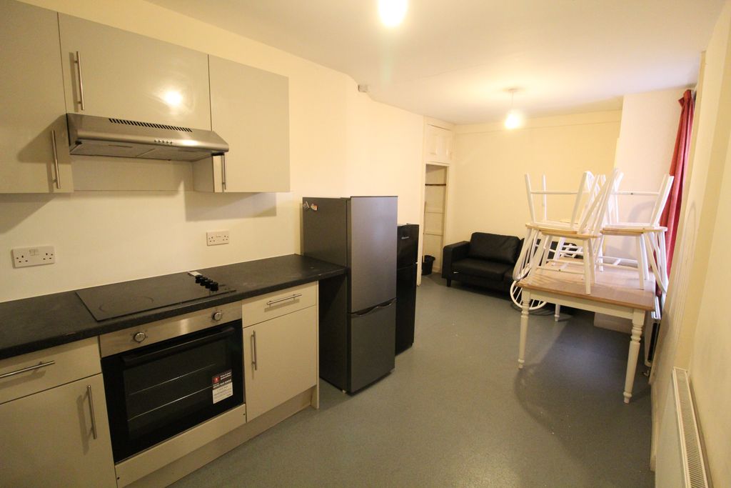 Additional image 3 of 5 bed flat to rentKings Road, Brighton BN1