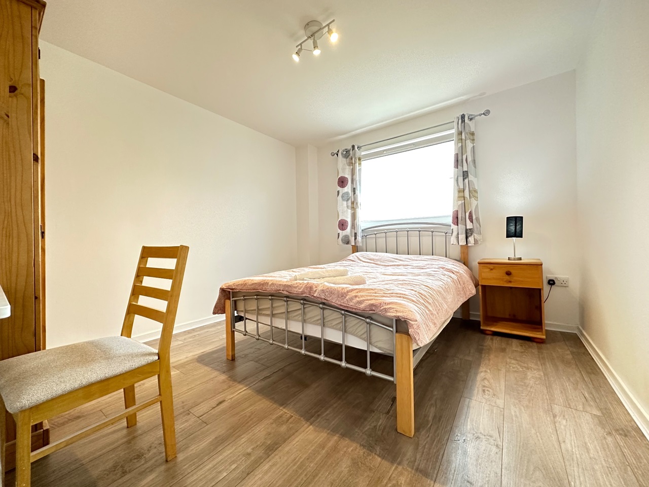 3 Bed Flat, Dumbryden Grove, EH14, N1 7GU photo 4