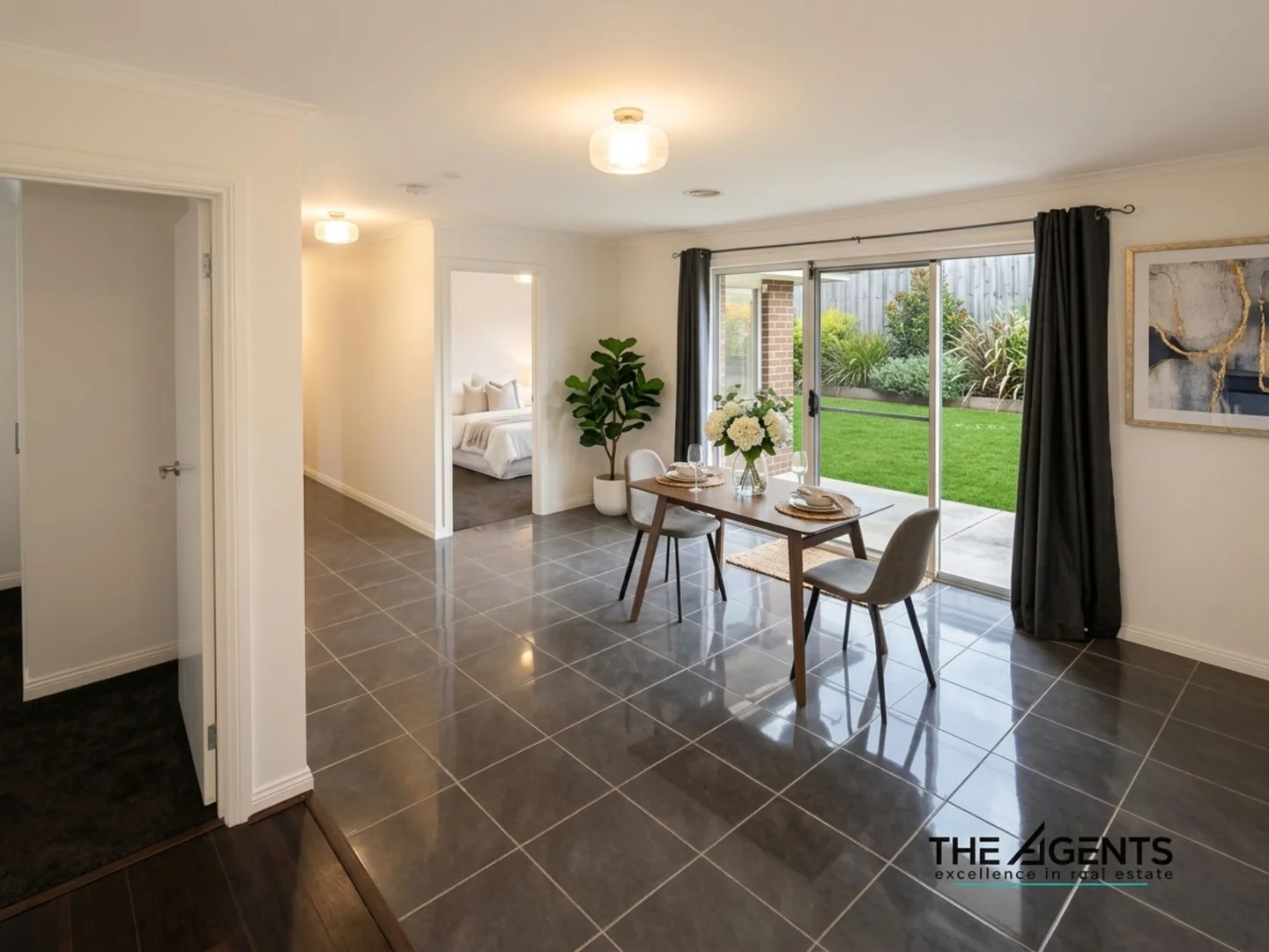 20 Buscombe Crescent, Drouin VIC 3818 photo 2