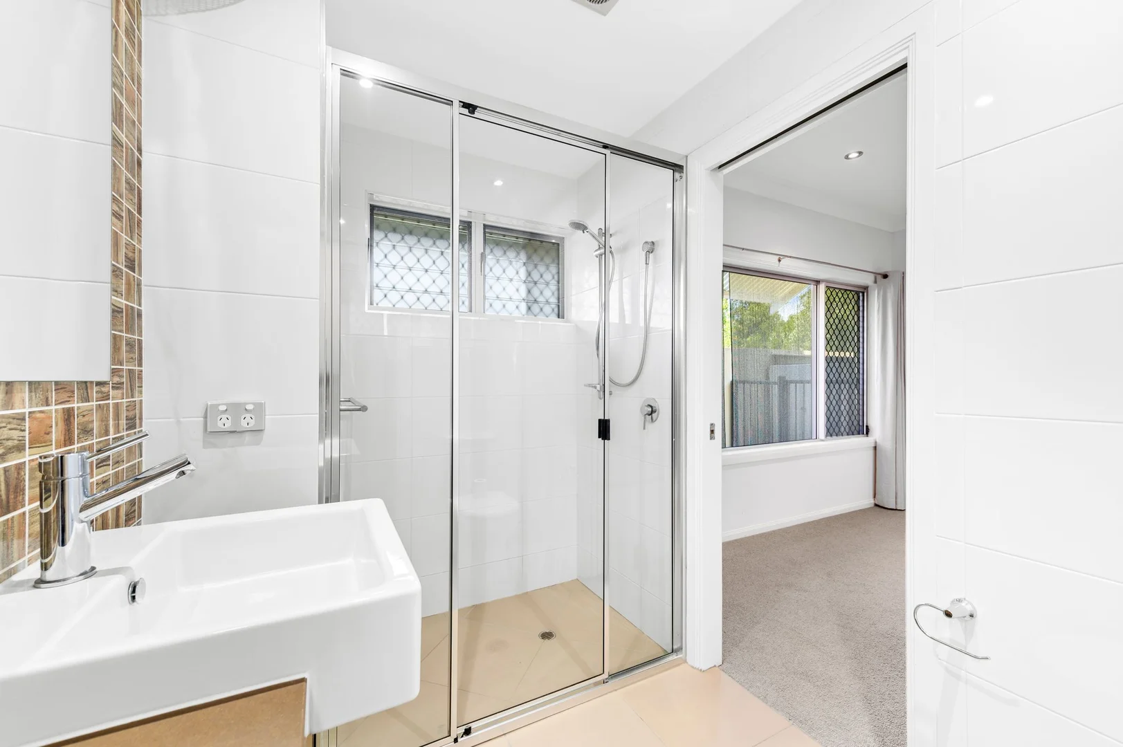 1/110 Harbour Drive, Trinity Park QLD 4879 photo 4