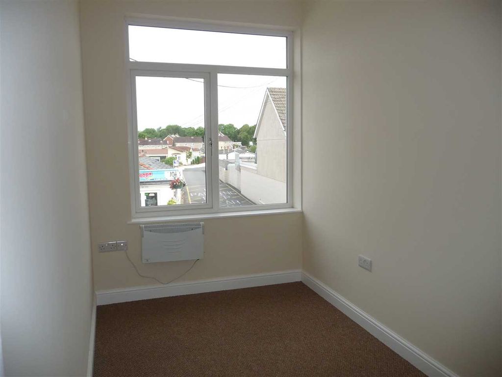 Additional image 6 of 2 bed flat to rentLlandeilo Road, Cross Hands, Llanelli SA14