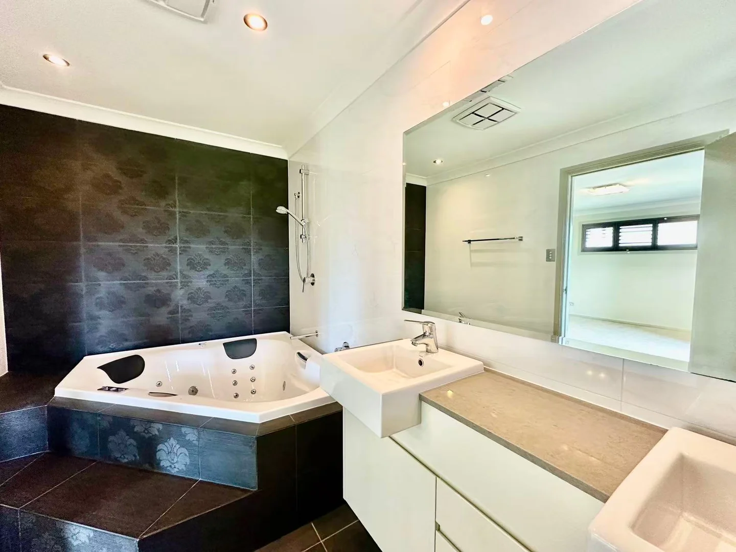 Additional image 12 of 8 Wentworth Ave, Waitara NSW 2077