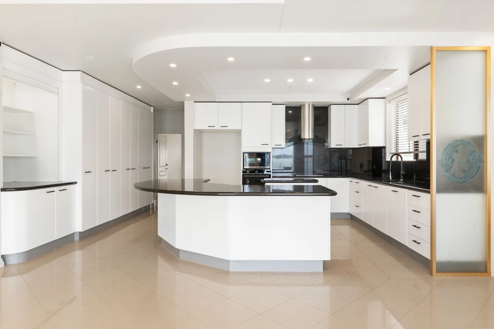 Additional image 12 of 37 King Arthurs Court, Paradise Point QLD 4216