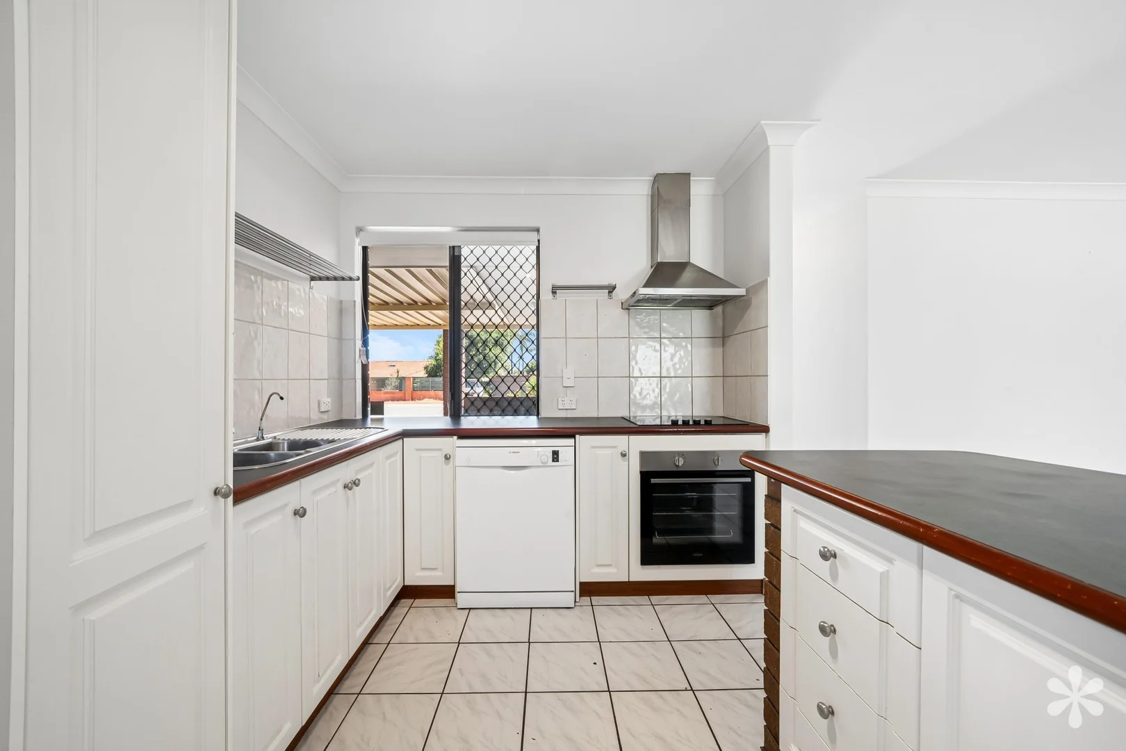 33 Allamanda Drive, South Lake WA 6164