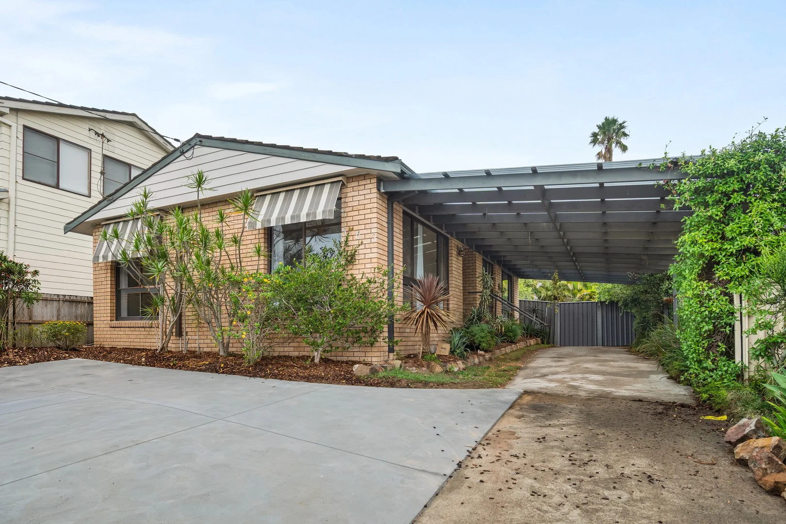 563 The Entrance Road, Bateau Bay NSW 2261