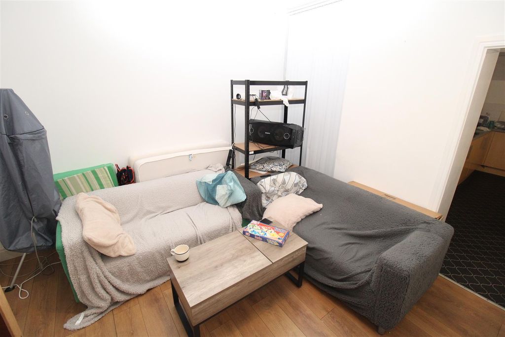 Additional image 3 of Room to rentLlantwit Road, Treforest CF37
