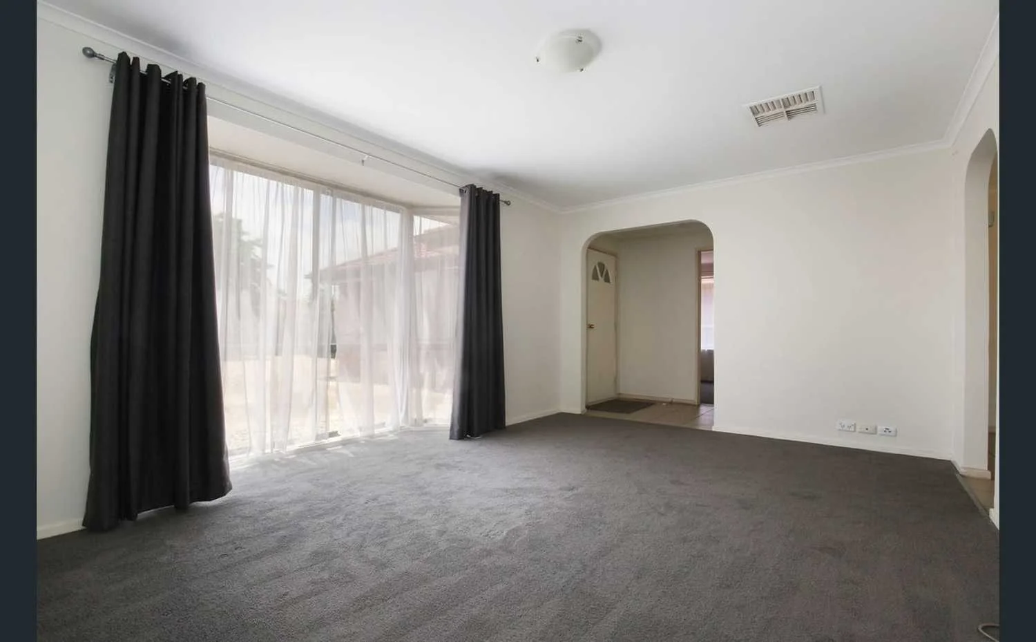 5 Michael Court, Hillside VIC 3037 photo 4