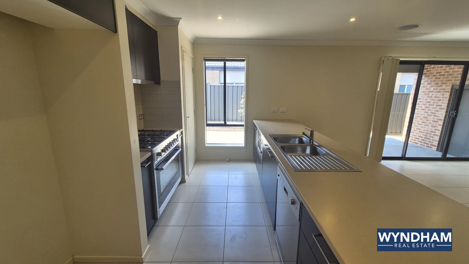 Additional image 4 of 28 Creekside Boulevard, Manor Lakes VIC 3024