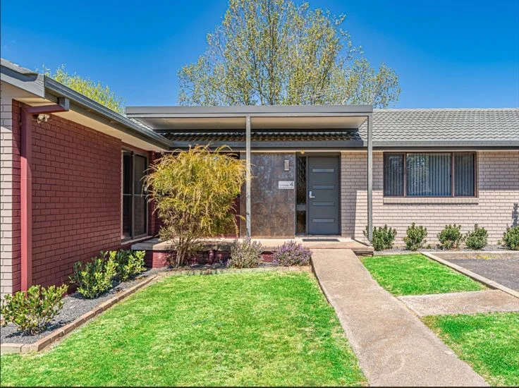 Room 6/4 Salmon Avenue, Armidale NSW 2350
