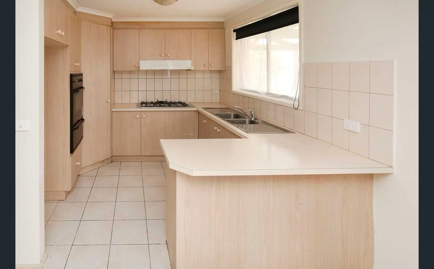 5 Michael Court, Hillside VIC 3037 photo 3