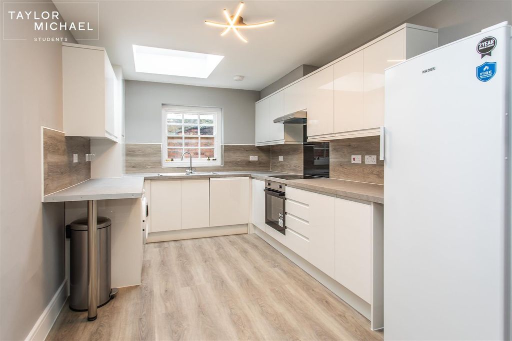 6 bed maisonette to rentPreston Street, Brighton BN1