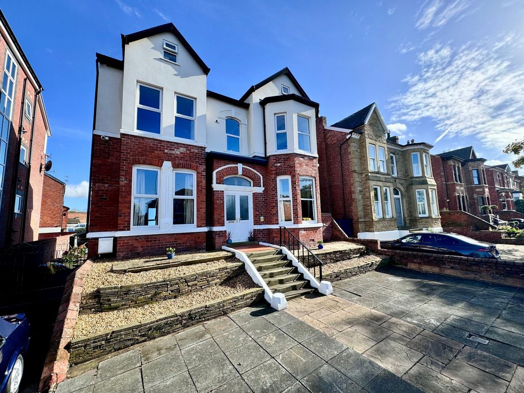 3 bed maisonette to rentLiverpool Road, Southport PR8