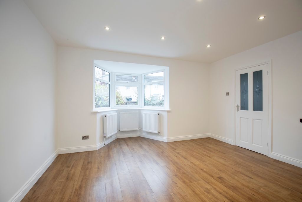 Additional image 5 of 3 bed semi-detached house to rentOrchard Avenue, Cheltenham GL51