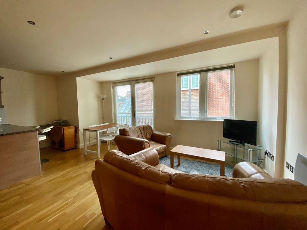 2 bed flat to rentBack Silver Street, Durham DH1 photo 2