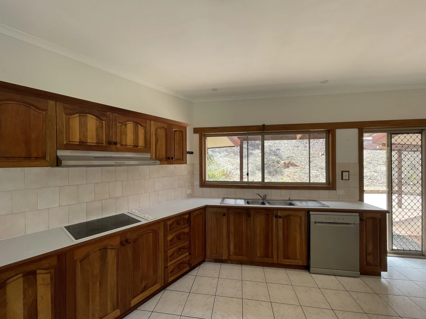 Additional image 3 of 6833 Great Alpine Road, Porepunkah VIC 3740