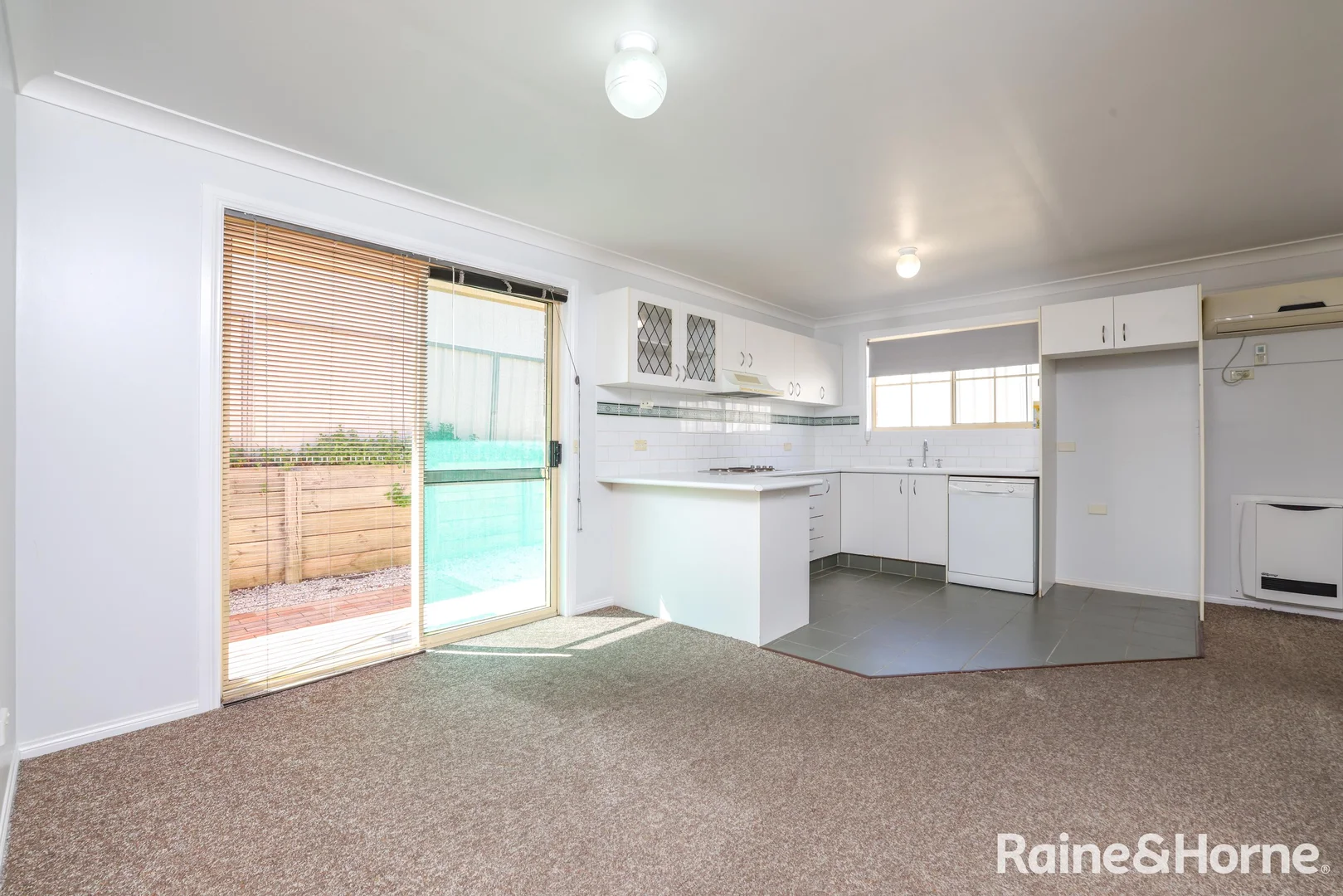 Additional image 6 of 2/2 Sundown Drive, Kelso NSW 2795