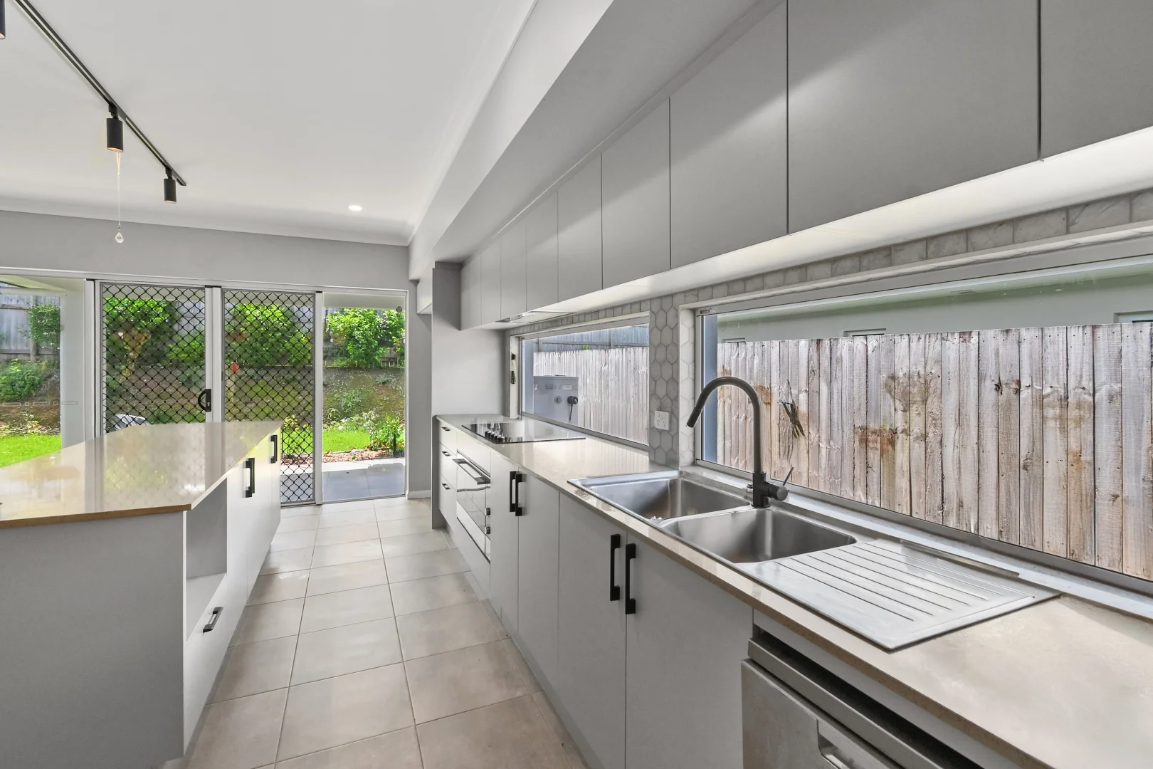Additional image 8 of 48 HIGHFIELD CIRCUIT, Bentley Park QLD 4869