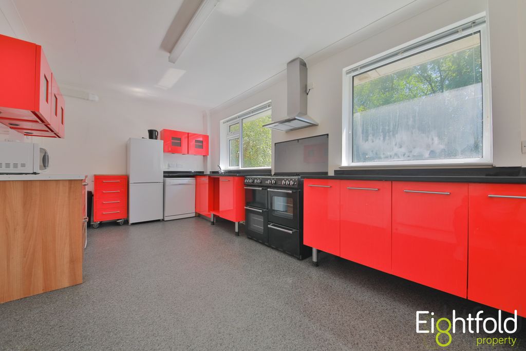 Additional image 13 of 6 bed maisonette to rentCrespin Way, Brighton BN1