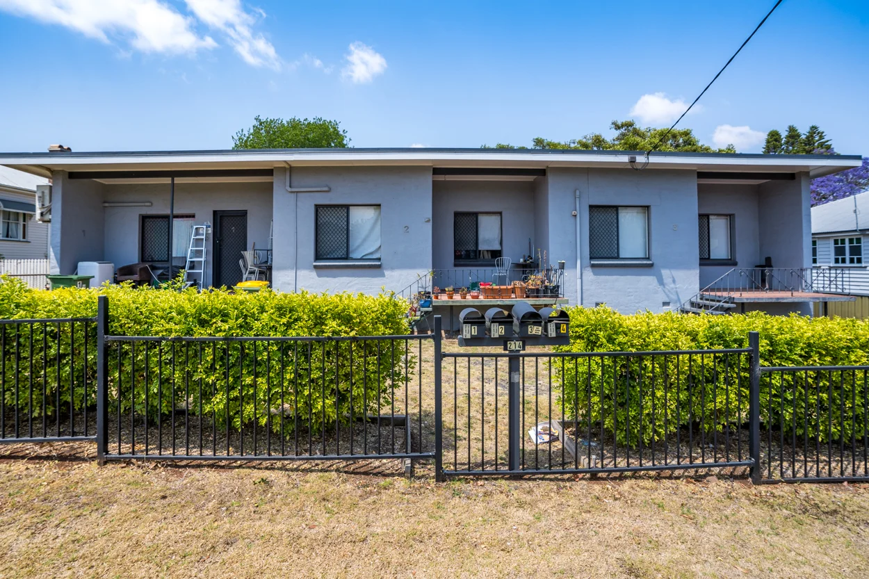 3/214 Long Street, South Toowoomba QLD 4350