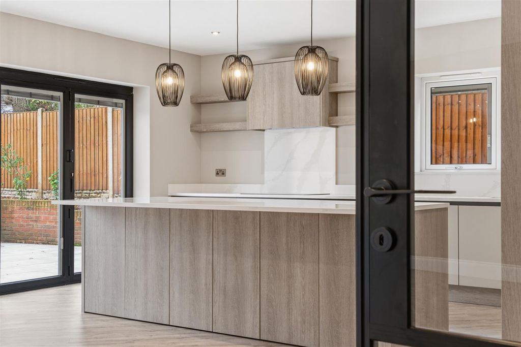Additional image 9 of 4 bed detached house to rentChessetts Wood Road, Lapworth, Solihull B94
