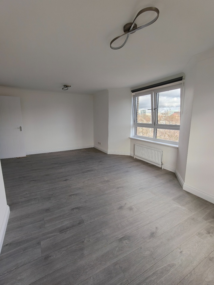 2 Bed Flat, Middlesex Gardens, G41, N1 7GU photo 2
