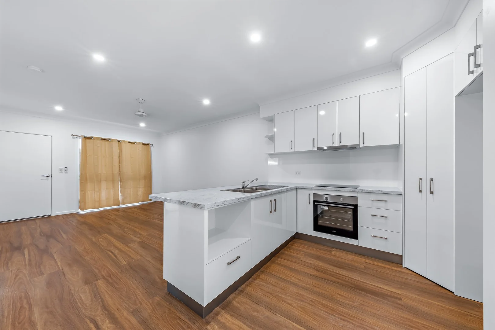 16/12 Pandanus Drive, Cannonvale QLD 4802 photo 5
