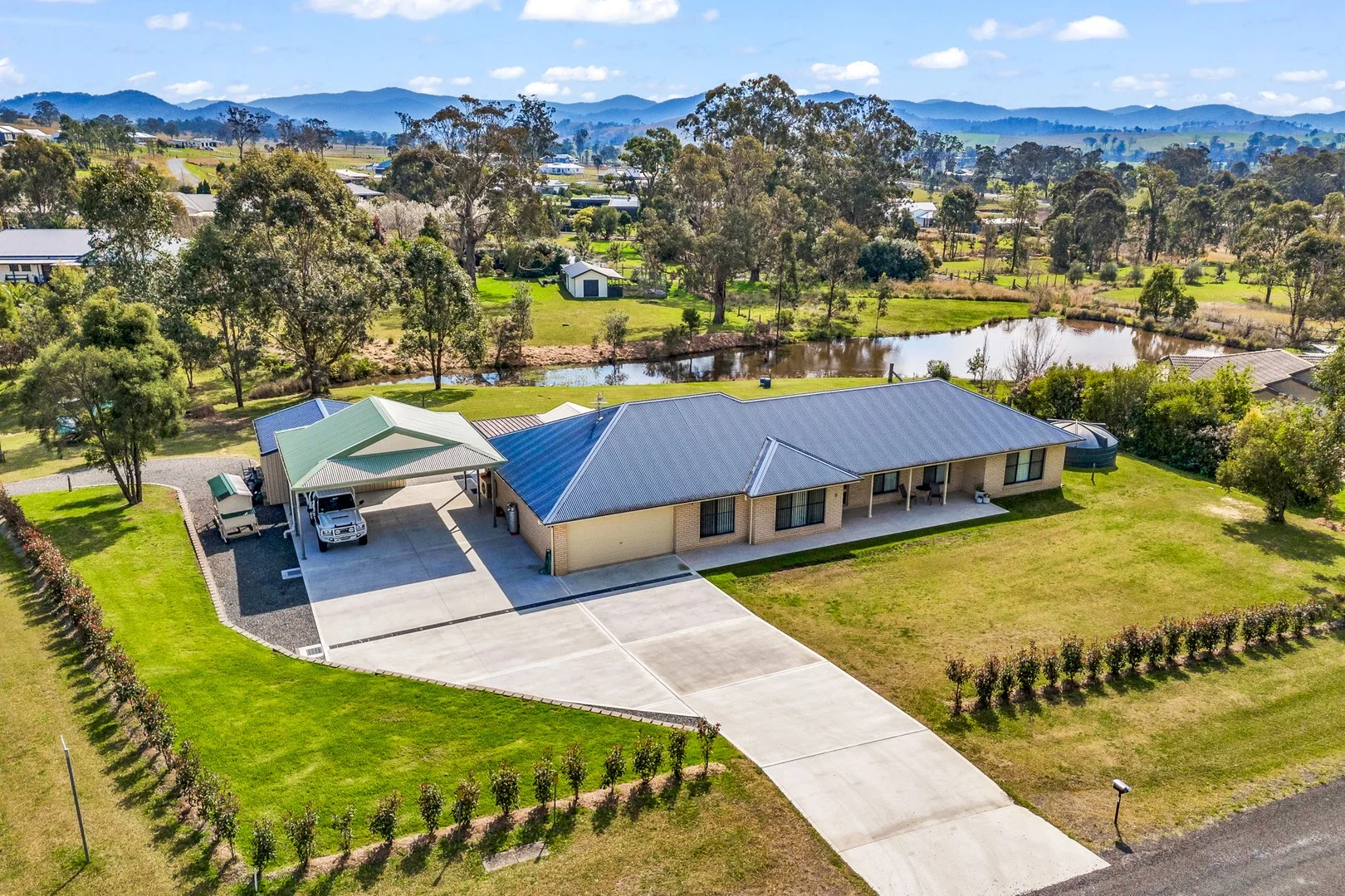 8 Neotsfield Avenue, Gloucester NSW 2422