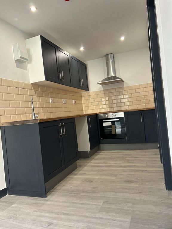 6 bed shared accommodation to rentRaymond Crescent, Guildford GU2