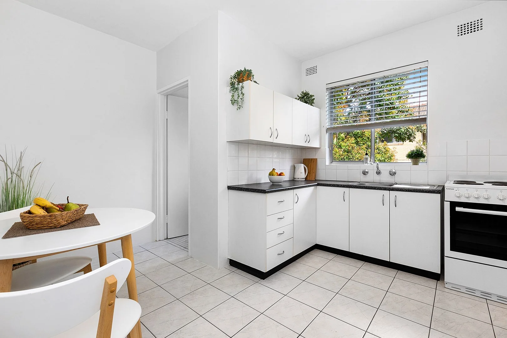 2/11 Bayley Street, Marrickville NSW 2204