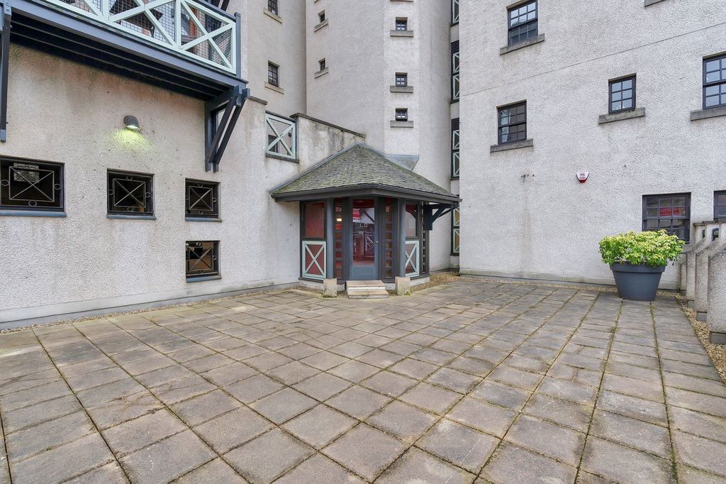 3 bed flat for saleHawthornbank Lane, Edinburgh EH4