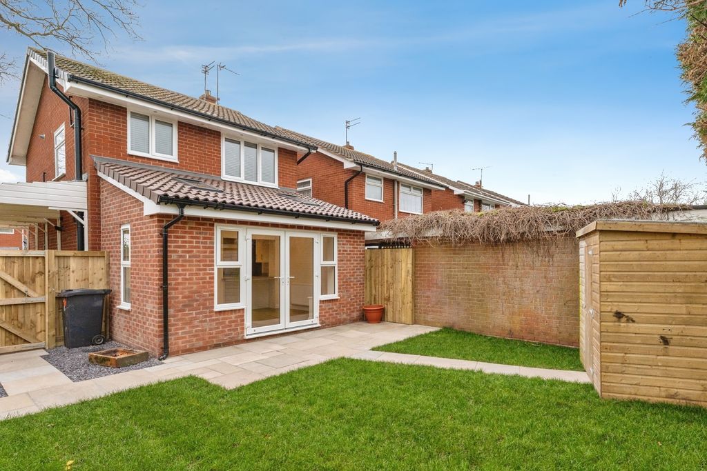 Additional image 2 of 3 bed detached house to rentColliery Green Court, Neston CH64