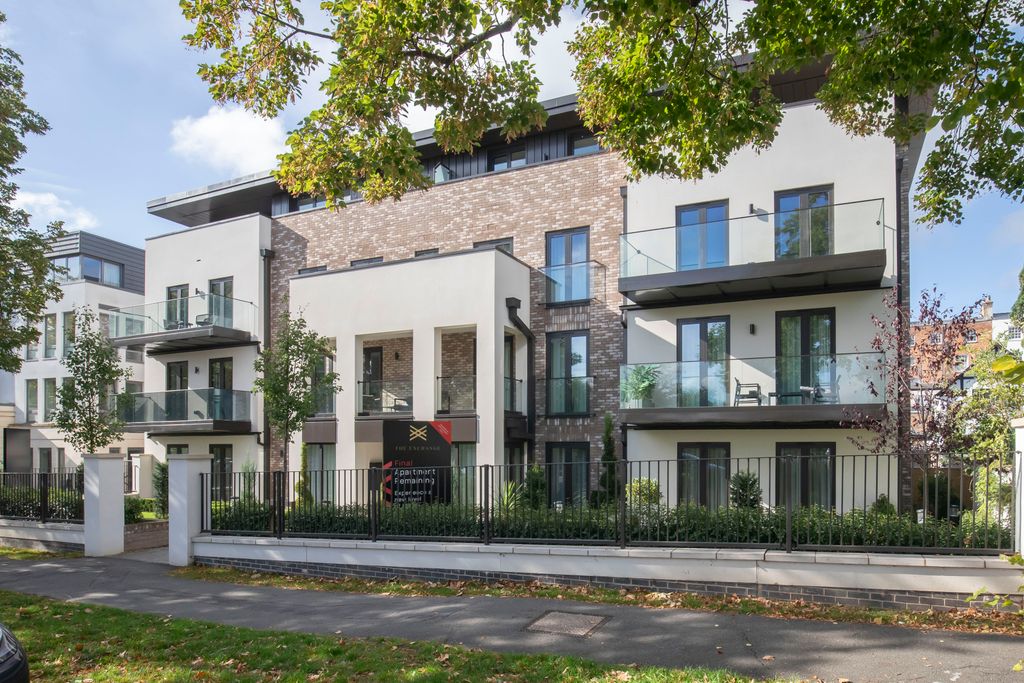 Additional image 2 of 3 bed flat to rentParabola Road, Cheltenham GL50