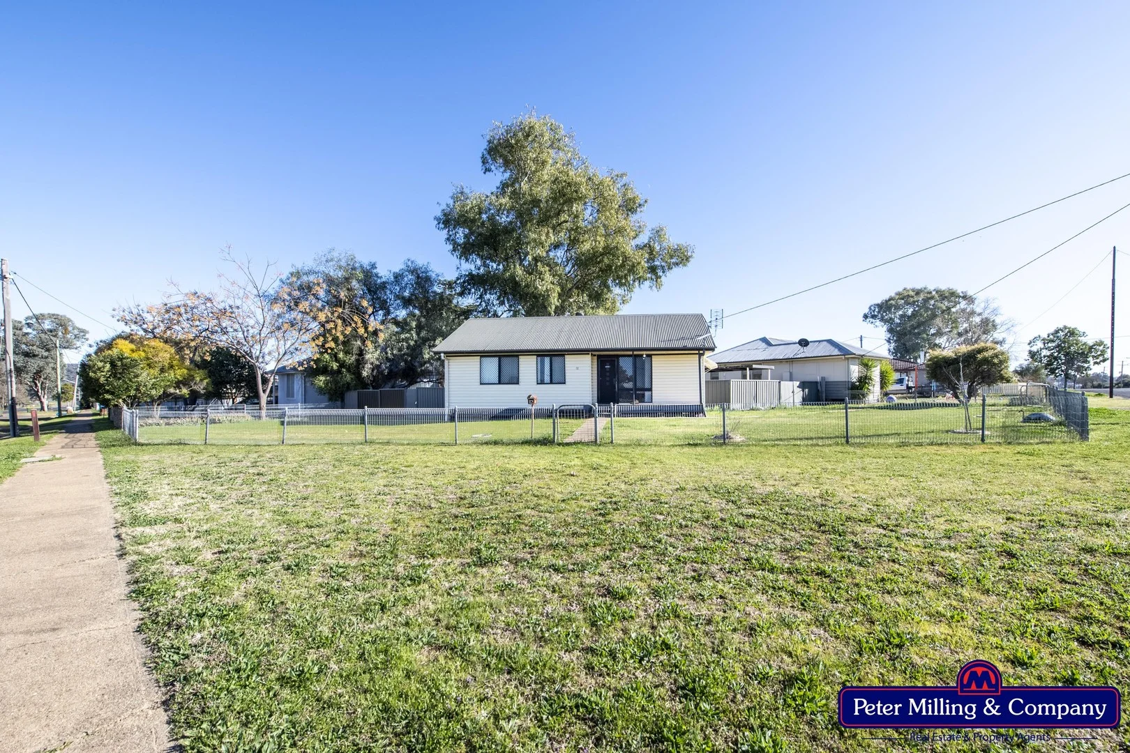 32 PALMER STREET, Wellington NSW 2820