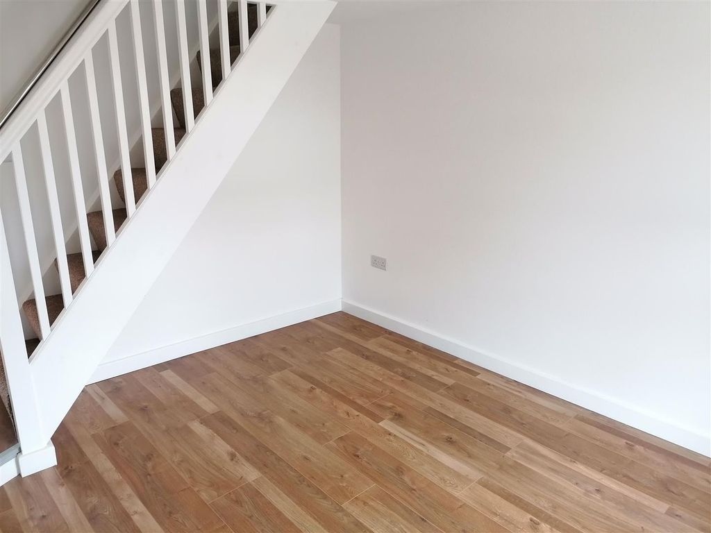 Additional image 5 of 2 bed property to rentBarton Road, Newport PO30