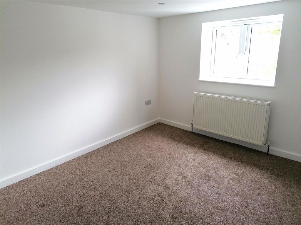 Additional image 8 of 2 bed property to rentBarton Road, Newport PO30