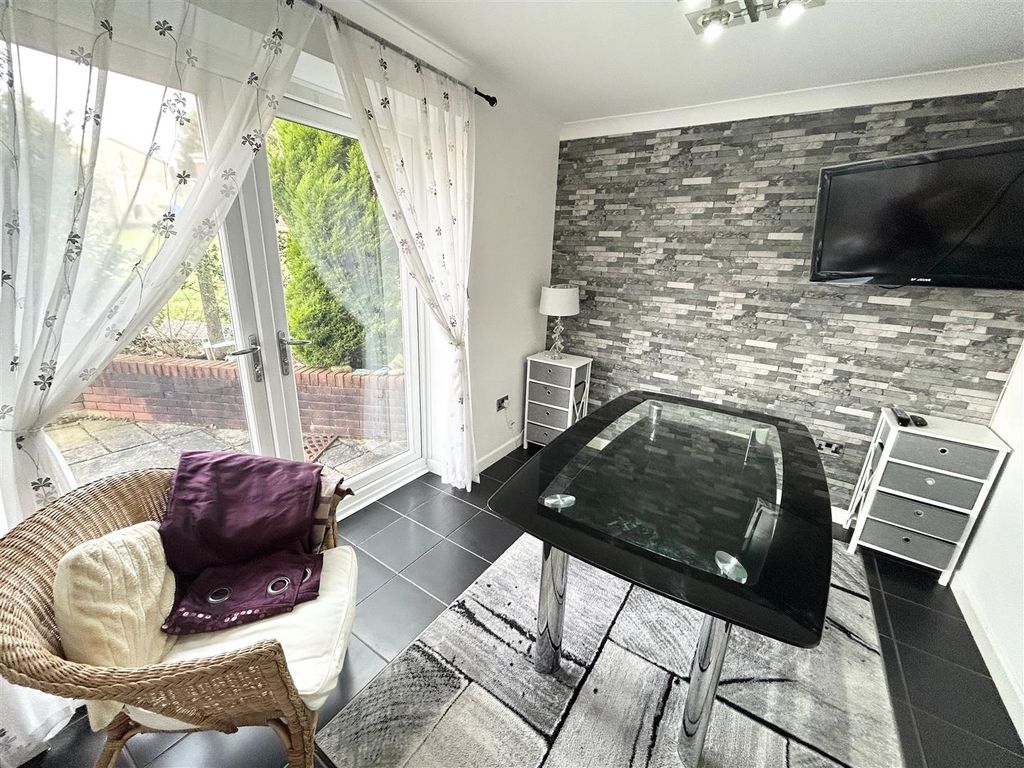 Additional image 9 of 3 bed semi-detached house to rentClytha Square, Abercarn, Newport NP11