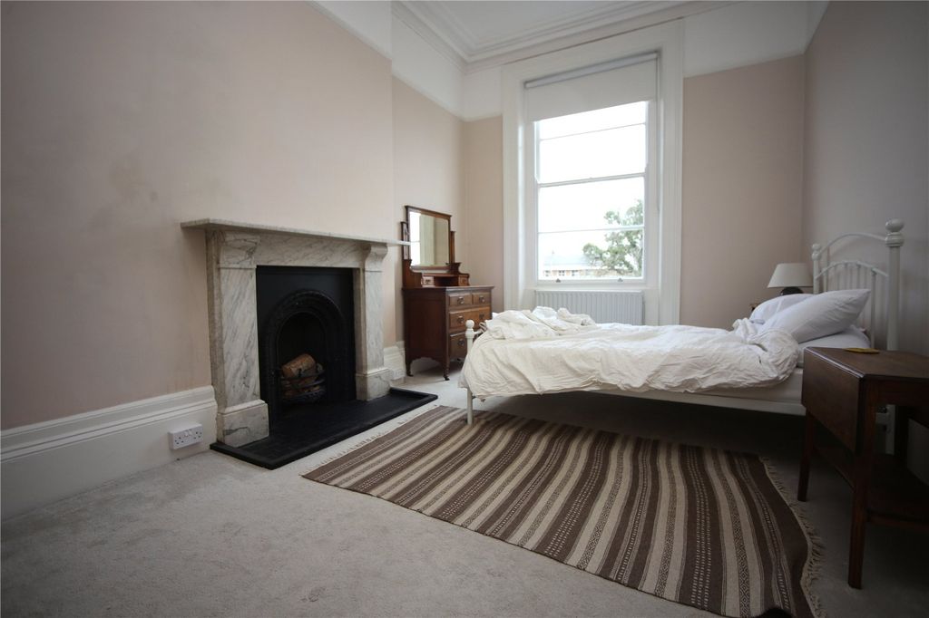Additional image 6 of 2 bed flat to rentHillcourt Road, Cheltenham, Gloucestershire GL52