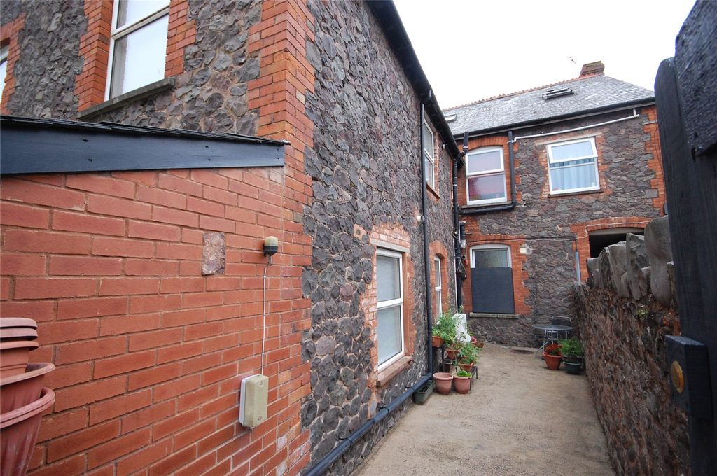 1 bed semi-detached house to rentTythings Court, Minehead, Somerset TA24