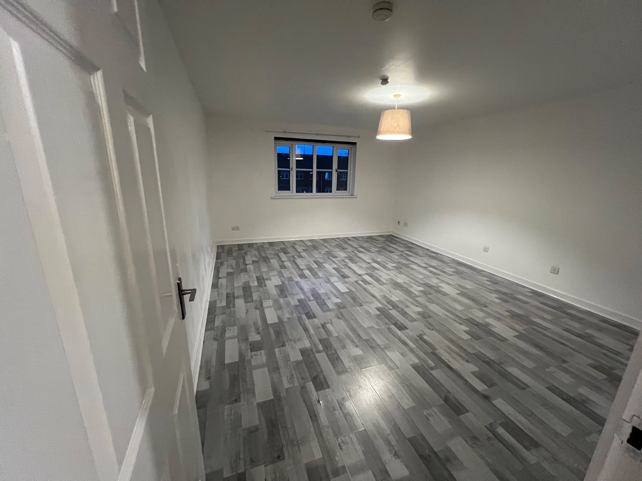 2 Bed Flat, Glenmore Place, G42, N1 7GU photo 3