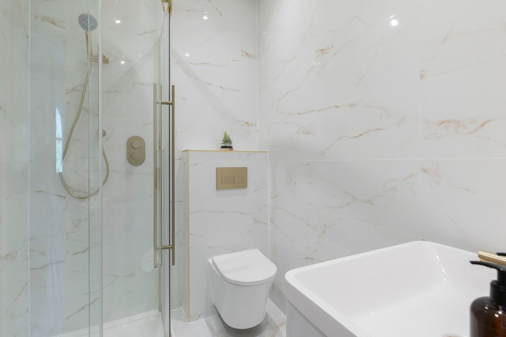 Additional image 12 of 4 bed flat to rentHatherley Road, Cheltenham GL51