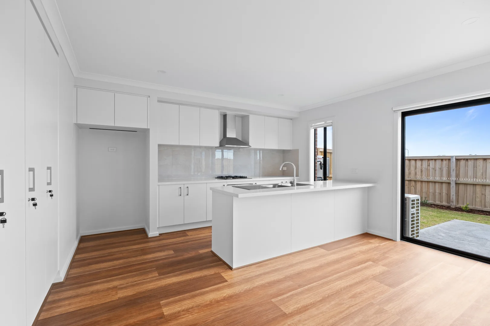 Additional image 6 of R1/6 PENSTONE CRESCENT, Lara VIC 3212