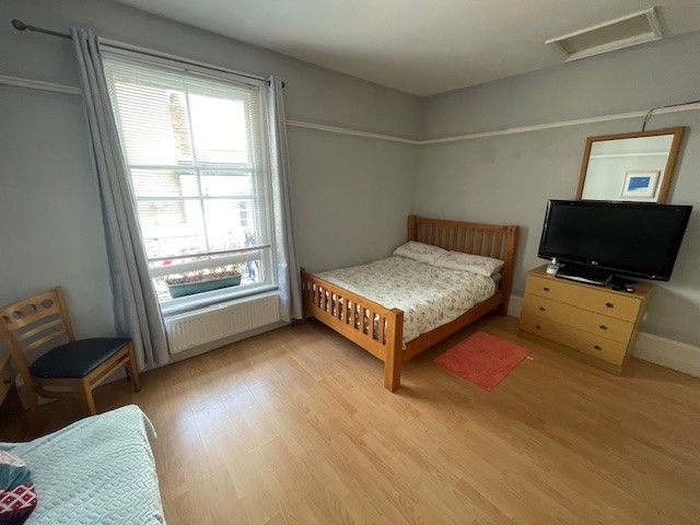 Additional image 2 of 1 bed flat to rentCastle Street, Ryde PO33